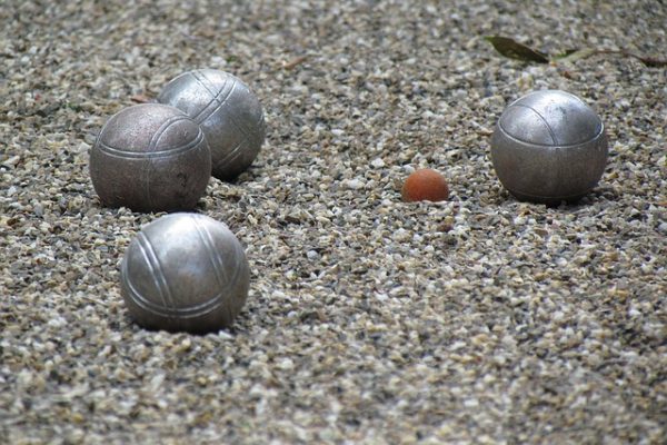 Pourquoi jouer à la pétanque ?